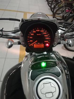 SUZUKI BOULEVARD M800 